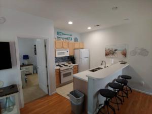 Salt-TEE Sea Retreat