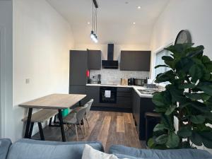 Sapphire Premier Apartments wSecure Parking