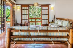 Casa com jardim e churrasqueira perto da praia