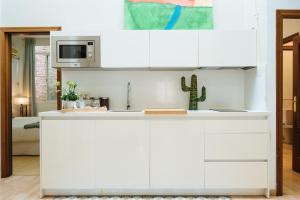 HomeySeville-Amazing Views Cathedral Tomas de Ibarra - 8 pax, Parking Optional