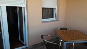 Apartment in Pag with sea view, terrace, air conditioning, WiFi (4891-2)