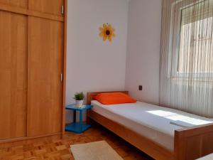 Apartment in Pag with sea view, terrace, air conditioning, WiFi (4891-1)