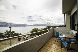 Apartment in Povlja with sea view, balcony, air conditioning WiFi 4936-1 -2 -3