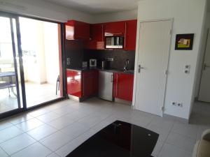Beau T2 avec loggia et parking à Sète - FR-1-472-113