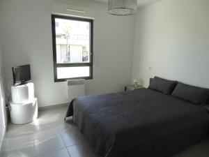 Beau T2 avec loggia et parking à Sète - FR-1-472-113