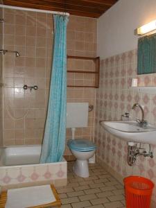 Room in Vodice with balcony, air conditioning, Wi-Fi (4826-2) 