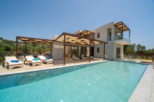 Luxury Villa Majore