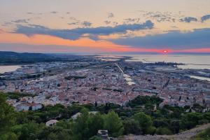 Appartements Appartement T4 Centre Ville Sete tout confort 3 chambres : photos des chambres