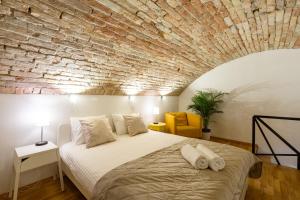 Modern stylish apartment @ Superb central location