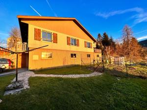 Maisons de vacances Gite Le Pingu - spacieux, calme, plein sud - cabine sauna - 8 personnes : photos des chambres