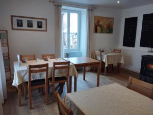 Hotels le Marronnier : photos des chambres