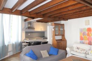 Appartements Paris Eiffel Tower et Disney apartments, parkings gratuits et securises, 10 minutes metro to Paris : photos des chambres