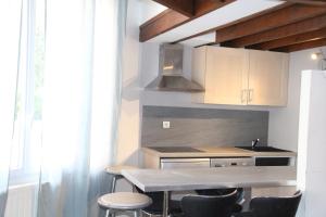 Appartements Paris Eiffel Tower et Disney apartments, parkings gratuits et securises, 10 minutes metro to Paris : photos des chambres