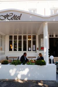 Hotels The Originals Boutique, Hotel Victoria, Chatelaillon-Plage : photos des chambres