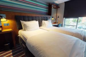 Village Hotel Leeds South