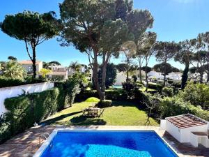 Vilamoura Ocean Villa with Pool by Homing