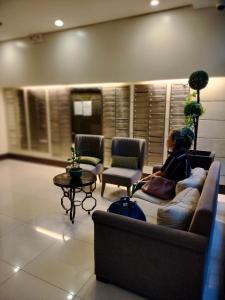 RQUI CONDOTEL NEAR AIRPORT & Resorts World Manila