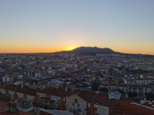 Sintra T3 duplex w magnificent views and balcony in Tapada das Mercês