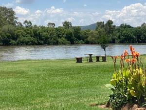 Feathers and Rest Villa on the banks of the Vaalriver