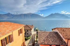 Lake View Apartment Golden Triangle