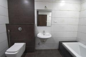 Hotel Ravikiran Kolhapur, NEAR GOKUL SHIRGAOV MIDC, KANERIWADI, 5 STAR MIDC, ON NH4 GOA HIGHWAY
