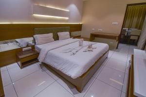 Hotel Ravikiran Kolhapur, NEAR GOKUL SHIRGAOV MIDC, KANERIWADI, 5 STAR MIDC, ON NH4 GOA HIGHWAY