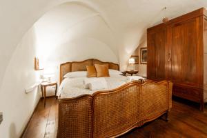 The paintress home with private patio