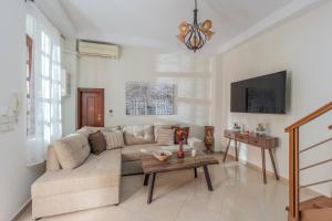 Palazzo Di Venus by Estia