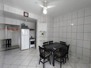 APARTAMENTO ESTRELA DO MAR A 1 QUADRA DO MAR