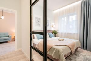 Crystal House II - LoftAffair Collection