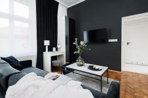 Crystal House II - LoftAffair Collection