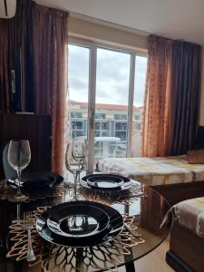 Deluxe Admiral Plaza