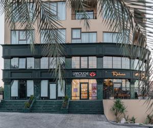 Bratus Hotel