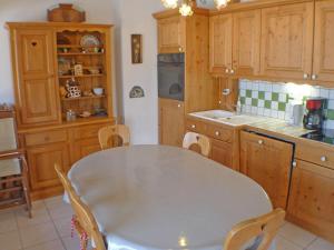 Appartement spacieux 3 pièces avec balcon et garage à Samoëns - FR-1-629-17