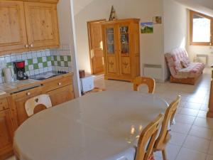 Appartement spacieux 3 pièces avec balcon et garage à Samoëns - FR-1-629-17