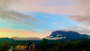 Hounon White Chimney Cottage - 拉瑙