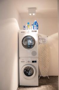 Cozy 3BD House with private terrace and parking