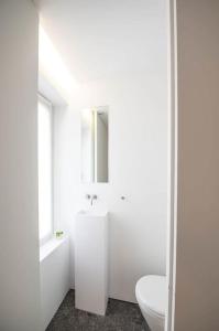 Cozy 3BD House with private terrace and parking