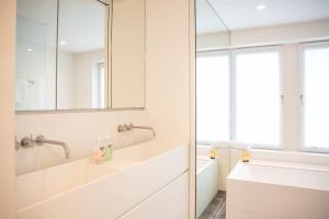 Cozy 3BD House with private terrace and parking