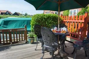 Host & Stay - Quayside Cottage - Wroxham