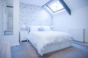 The Penthouse At The Mews - 2 Bedroom Apartment - Tenby