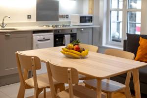 Brand new 1Bed Apt - ZONE 1 - 4 Stations Nearby