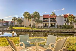 Walk to Ocean Bradenton Beach Condo with Patio