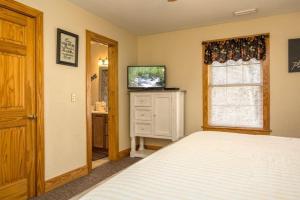 This Condo has everything you need for your Mountain Retreat