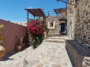 Chios Houses, beautiful restored traditional stone houses with an astonishing seaview - Limiá