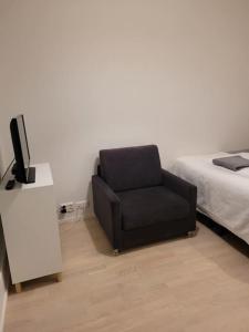 Bright studio apartment on the 6th floor