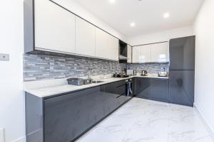 Eden Grove Holiday Retreat by Guestz