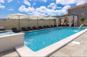 House Grebastica (886) 