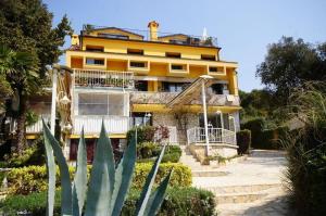 Room in Rovinj with terrace, air conditioning, W-LAN 81-5