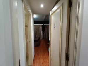 Queens Leriotis Hotel